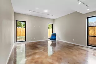 957 Woods Ave, Fort Worth, TX 76102 - Photo 9