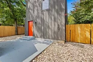 957 Woods Ave, Fort Worth, TX 76102 - Photo 3