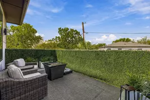 9733 Mixon Dr, Dallas, TX 75220 - Photo 19