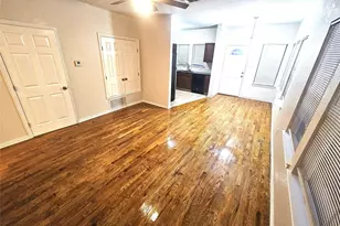 1921 W 10th St, Dallas, TX 75208 - Photo 5