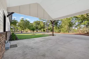 617 E Chambers St, Cleburne, TX 76031 - Photo 21