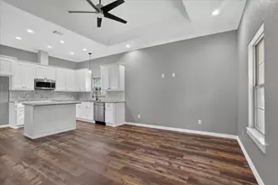 617 E Chambers St, Cleburne, TX 76031 - Photo 5