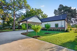 617 E Chambers St, Cleburne, TX 76031 - Photo 3