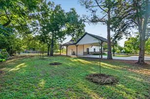 617 E Chambers St, Cleburne, TX 76031 - Photo 23