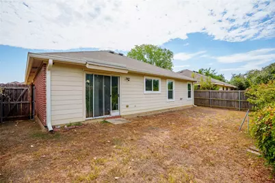 2748 Maegen Circle, Fort Worth, TX 76112 - Photo 25