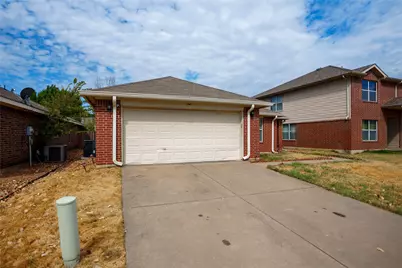 2748 Maegen Circle, Fort Worth, TX 76112 - Photo 3