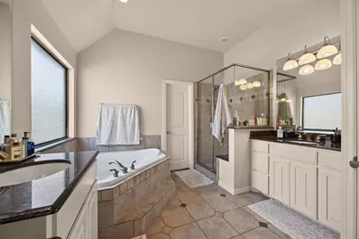 2101 S Hill Drive, Irving, TX 75038 - Photo 11