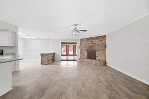 3212 Glenmont Dr, Fort Worth, TX 76133 - Photo 9