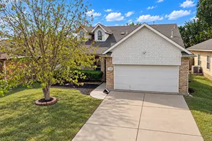 7448 Maroon Dr, Fort Worth, TX 76120 - Photo 5