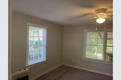 611 E 10th Street, Bonham, TX 75418 - Photo 9