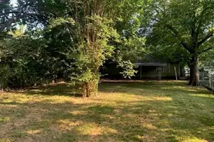611 E 10th St, Bonham, TX 75418 - Photo 3