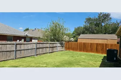 7004 Snowivy Court, Arlington, TX 76001 - Photo 11