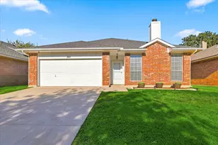 321 Texas Dr, Lake Dallas, TX 75065 - Photo 1