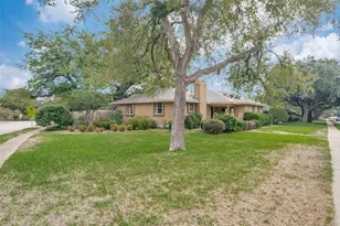 1605 Clear Point Dr, Garland, TX 75041 - Photo 3