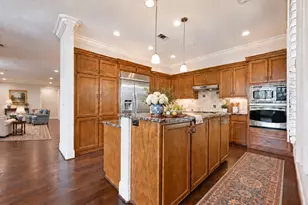 8505 Edgemere Rd, Dallas, TX 75225 - Photo 9