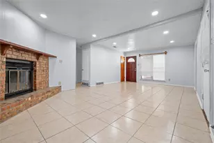 1809 Anderson St, Irving, TX 75062 - Photo 9