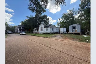 109 E Gooch Street, Palestine, TX 75801 - Photo 3