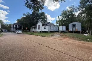 109 E Gooch St, Palestine, TX 75801 - Photo 3