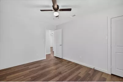 537 NW King Street, Burleson, TX 76028 - Photo 17