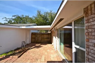 5951 Lattimer Drive, Houston, TX 77035 - Photo 9