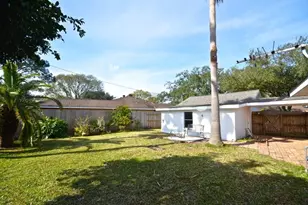 5951 Lattimer Dr, Houston, TX 77035 - Photo 7