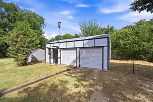 7501 Cains Meadow Ct, Burleson, TX 76028 - Photo 21