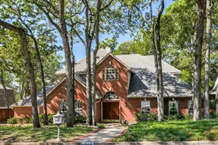 1814 Woodridge Dr, Arlington, TX 76013 - Photo 1