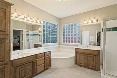 1814 Woodridge Drive, Arlington, TX 76013 - Photo 19