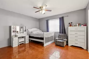 4704 Lizzy Dr, Dallas, TX 75211 - Photo 13