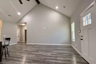120 W Fairview St, Blossom, TX 75416 - Photo 5