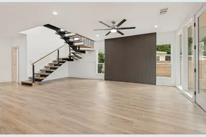 514 S Marlborough Avenue, Dallas, TX 75208 - Photo 1