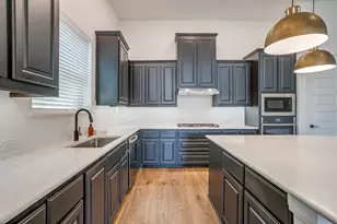 6221 Escarpment Dr, Fort Worth, TX 76112 - Photo 5