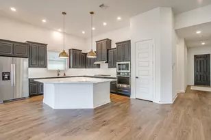 6221 Escarpment Dr, Fort Worth, TX 76112 - Photo 3