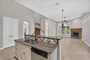2024 S Hill Dr, Irving, TX 75038 - Photo 9