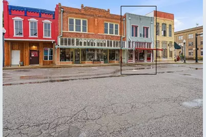 325 N Main Street, Bonham, TX 75418 - Photo 1