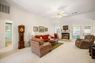 9008 Magnolia Vale Dr, Granbury, TX 76049 - Photo 5