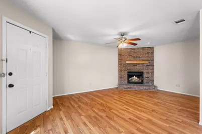 726 Michol Street, Grapevine, TX 76051 - Photo 5