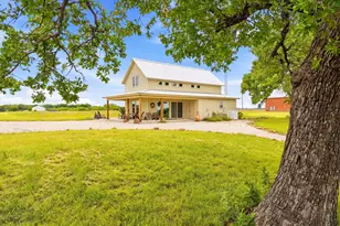582 Clara Ln, Santo, TX 76472 - Photo 3