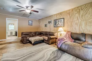 809 Beech St, Bonham, TX 75418 - Photo 5