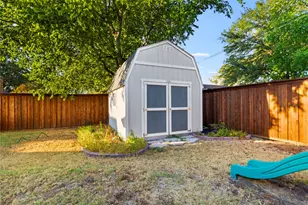 3021 Oakridge Dr, Corsicana, TX 75110 - Photo 9