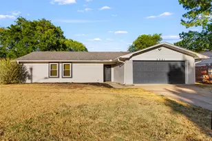 3021 Oakridge Dr, Corsicana, TX 75110 - Photo 1