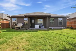 821 Rutherford Dr, Crowley, TX 76036 - Photo 25