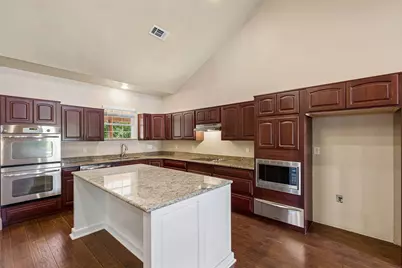 1925 Wildwood Drive, Grand Prairie, TX 75050 - Photo 13