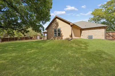 1925 Wildwood Drive, Grand Prairie, TX 75050 - Photo 29