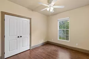 1925 Wildwood Dr, Grand Prairie, TX 75050 - Photo 23