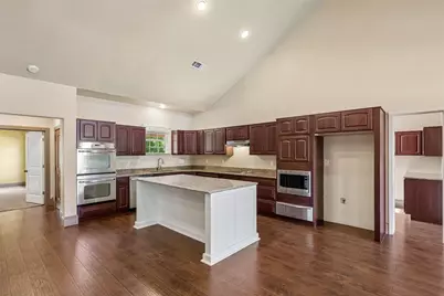 1925 Wildwood Drive, Grand Prairie, TX 75050 - Photo 9