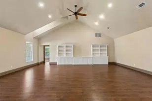 1925 Wildwood Dr, Grand Prairie, TX 75050 - Photo 7