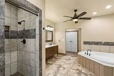 1925 Wildwood Drive, Grand Prairie, TX 75050 - Photo 19