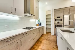 426 W 9th St, Dallas, TX 75208 - Photo 13