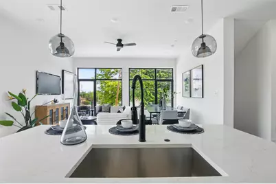 430 E 8th #204, Dallas, TX 75203 - Photo 11